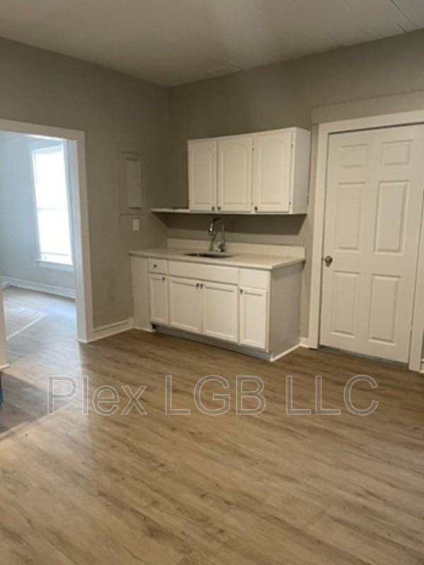 1206 Troup St - Photo 3 of 8