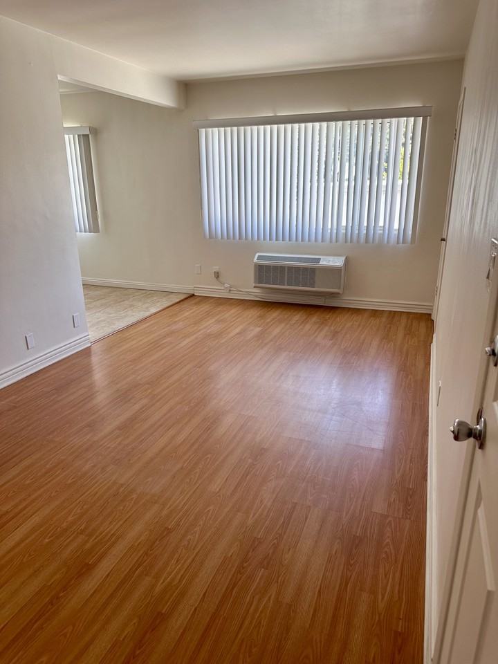 10850 Landale St #3 - Photo 3 of 10