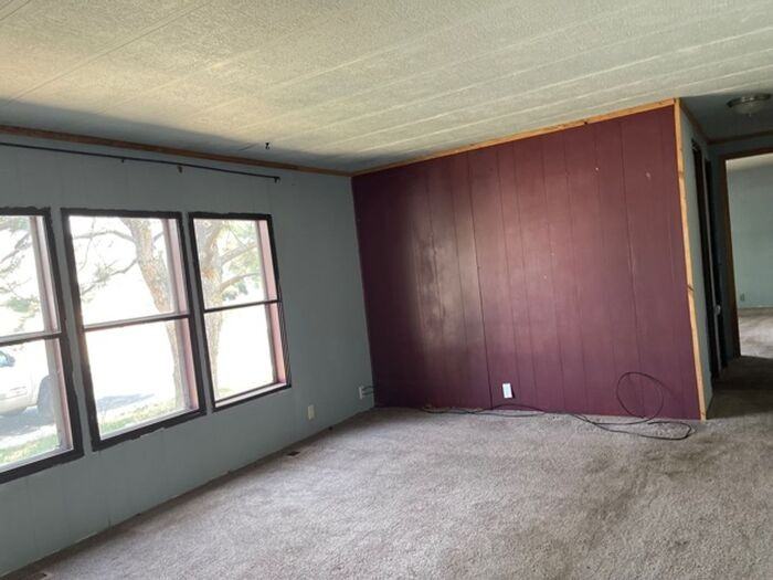 1201 Maclaughlin Ct - Photo 6 of 10