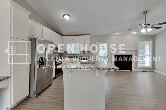 5333 Highpoint Rd - Photo 5 of 20