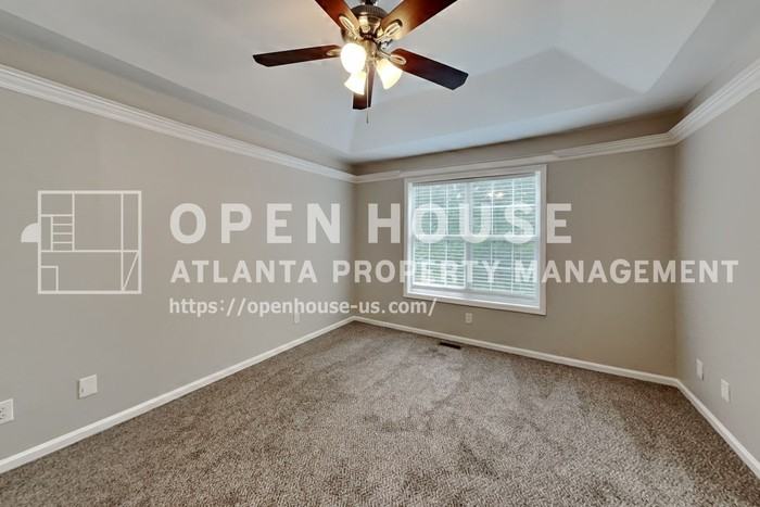 5333 Highpoint Rd - Photo 7 of 20
