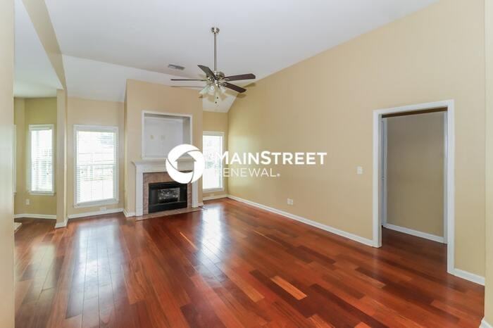 8423 Shady Elm Dr - Photo 3 of 17