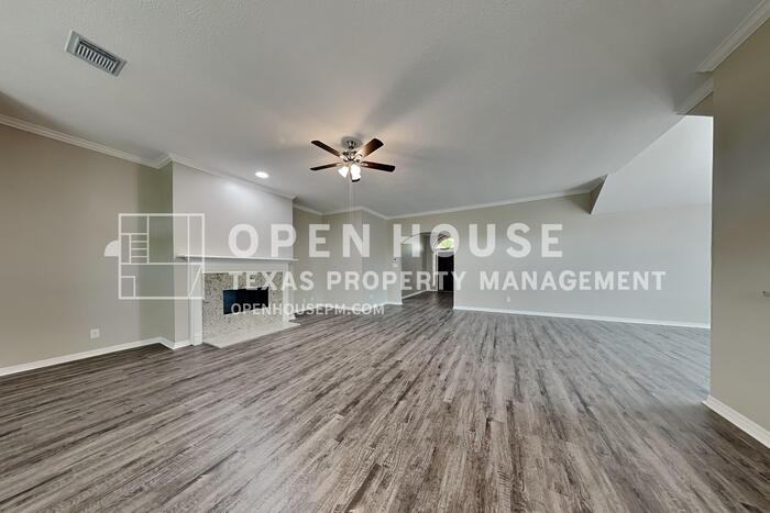 8227 Sports Haven Dr - Photo 4 of 22