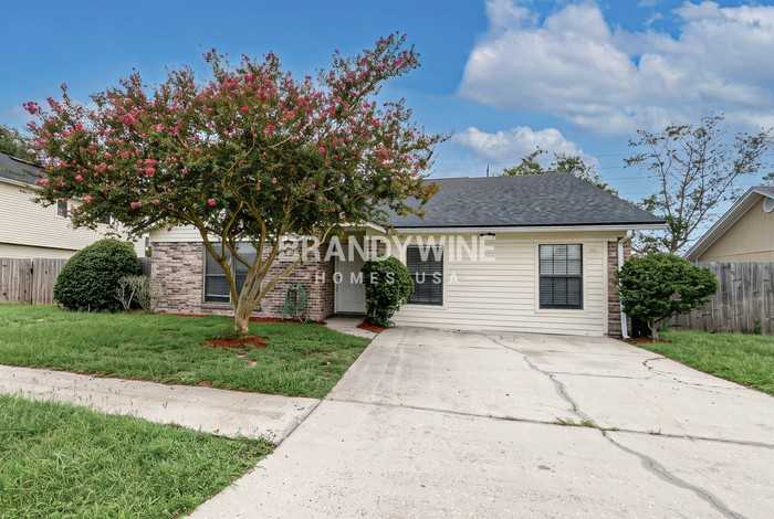 616 Pembridge Dr W - Photo 2 of 24