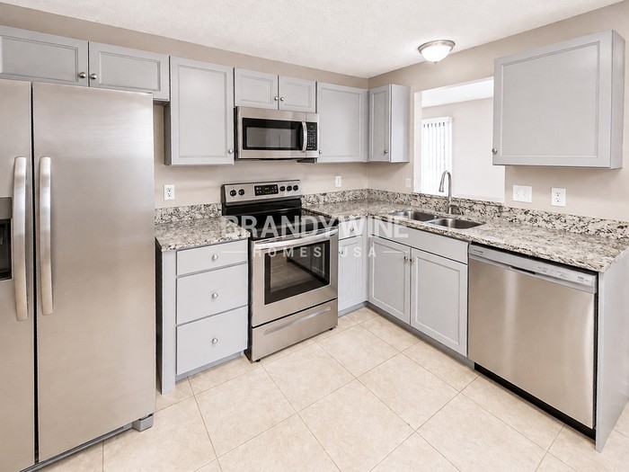 616 Pembridge Dr W - Photo 6 of 24