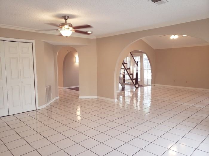 2217 Rockwood Dr - Photo 6 of 34