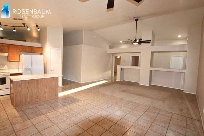 8736 W Lockland Ct - Photo 7 of 27