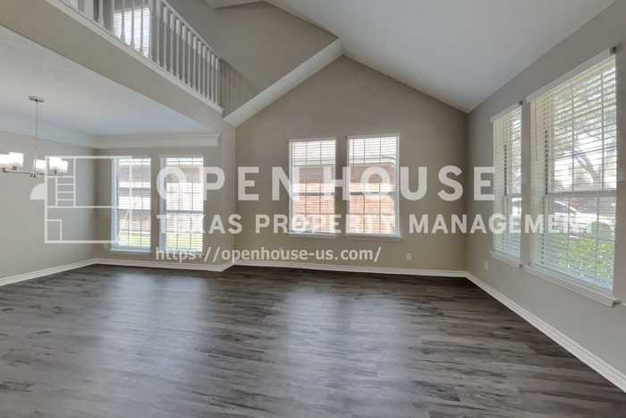 1211 Atlanta Dr - Photo 7 of 31