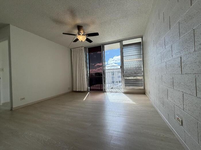 1440 Ward Ave - Photo 2 of 5