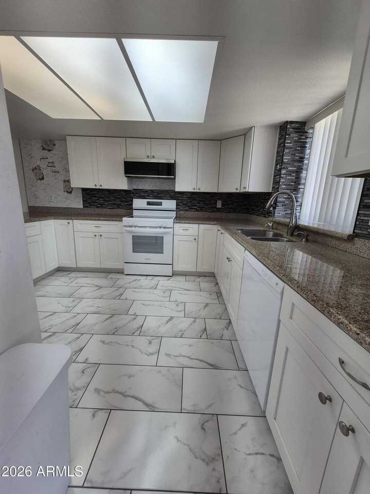 517 W Peralta Ave - Photo 7 of 20