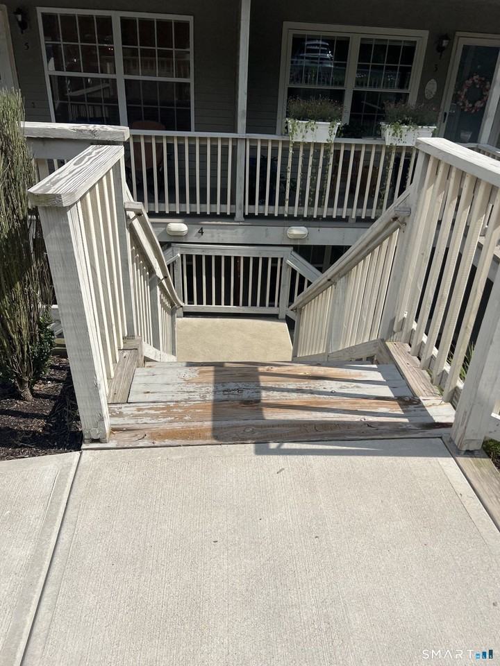 4 Manorwood Dr #4 - Photo 2 of 18