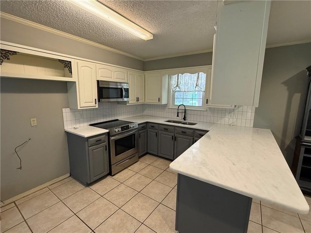 5559 Orchard St - Photo 2 of 31