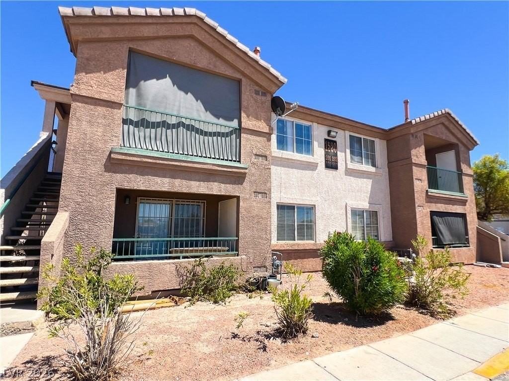 1520 Ben Or St #202 - Photo 4 of 50