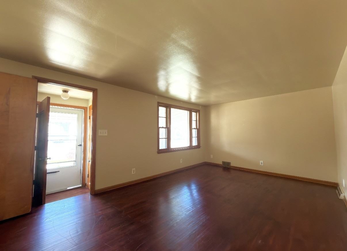 27 Beechwood PlaceLower - Photo 3 of 12