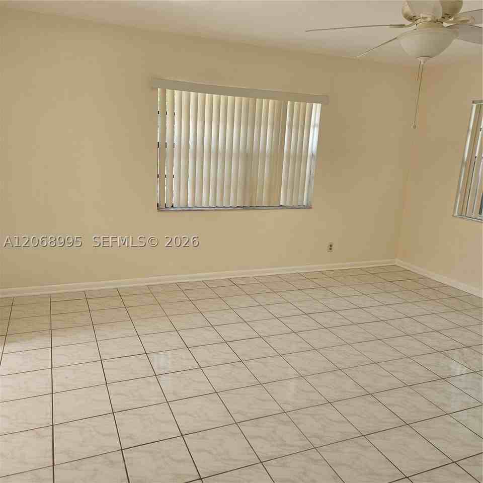 1008 Ne 34th Ct #A - Photo 2 of 8