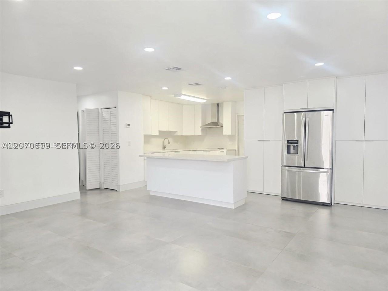 2820 Nw 14th Ct - Photo 5 of 13