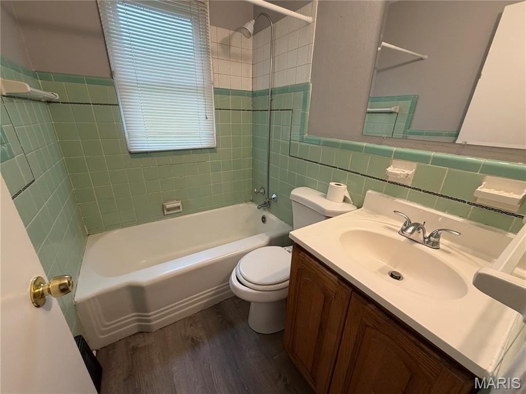 1134 Laire Dr - Photo 2 of 13