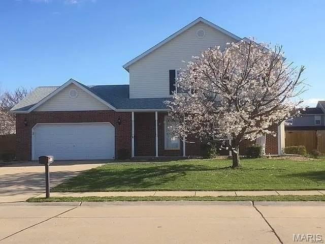 347 Logan Dr - Photo 2 of 25