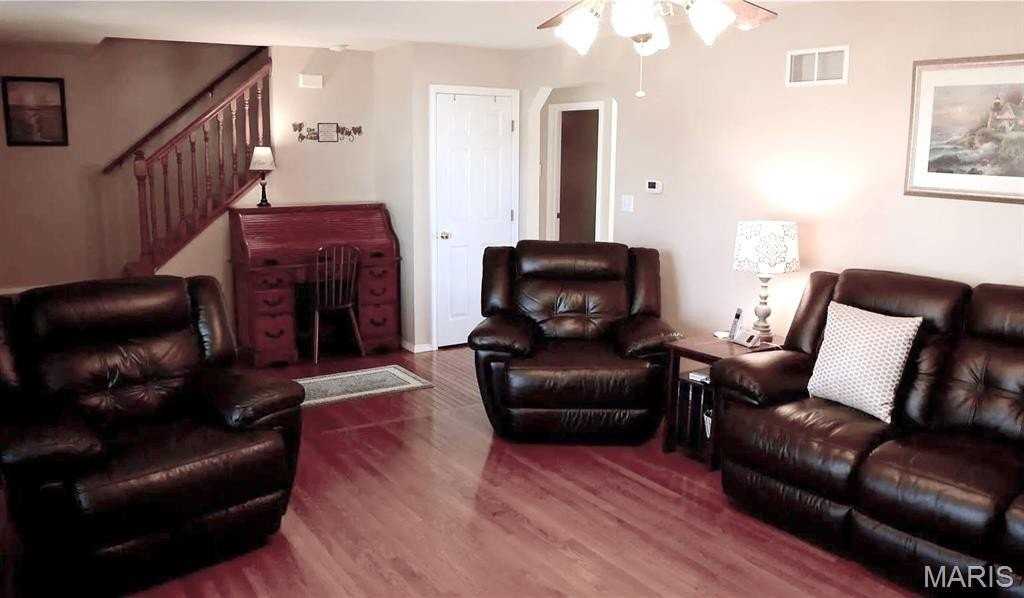 347 Logan Dr - Photo 6 of 25