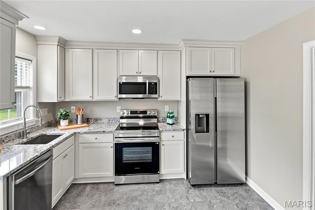 12305 Conway Rd - Photo 6 of 28