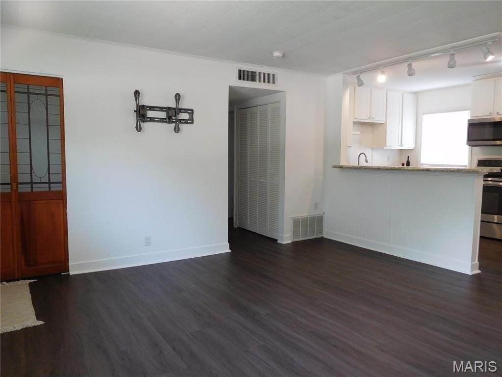 283 Ramsey Ln - Photo 2 of 17