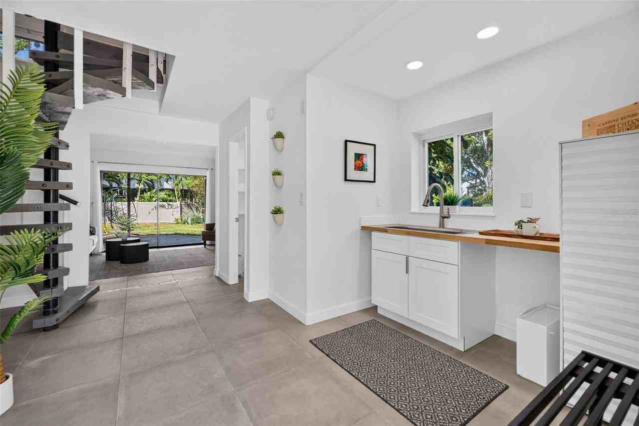 1300 Pleasant Way S - Photo 3 of 48