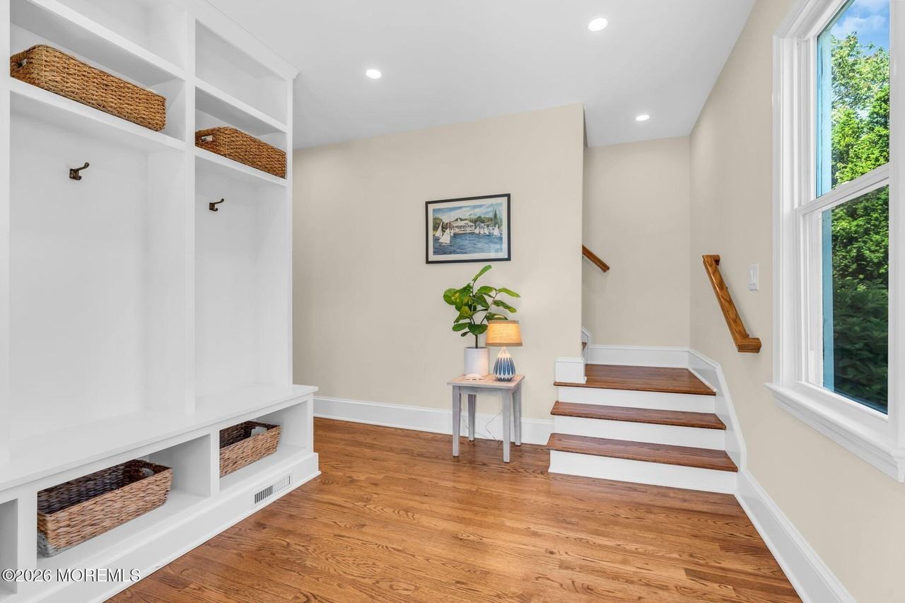 566 Prospect Ave - Photo 5 of 50