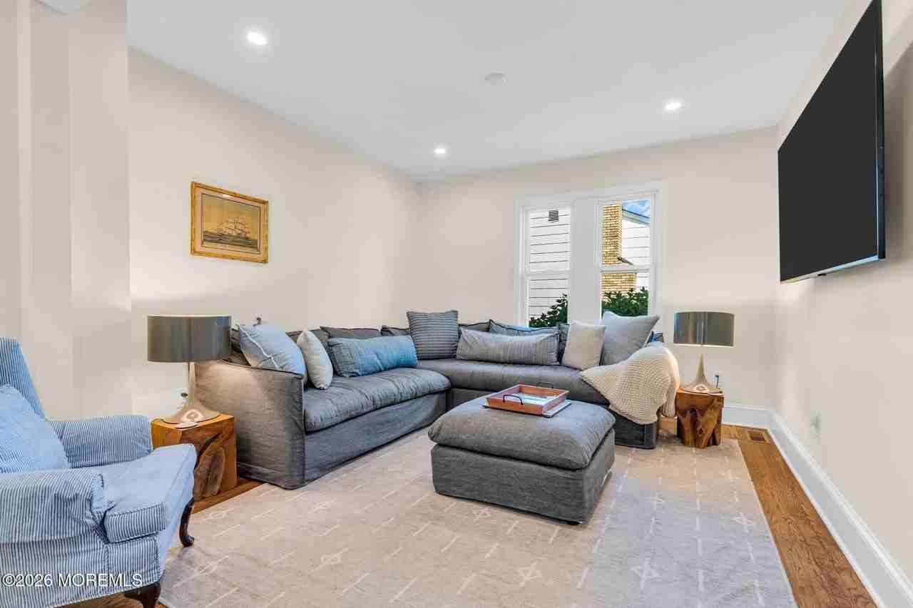 566 Prospect Ave - Photo 6 of 50