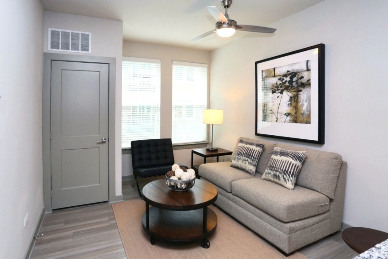 680 E Algonquin Rd #1104 - Photo 2 of 19