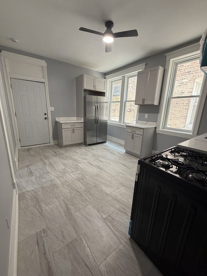 3821 W Fillmore St #1stF - Photo 5 of 17