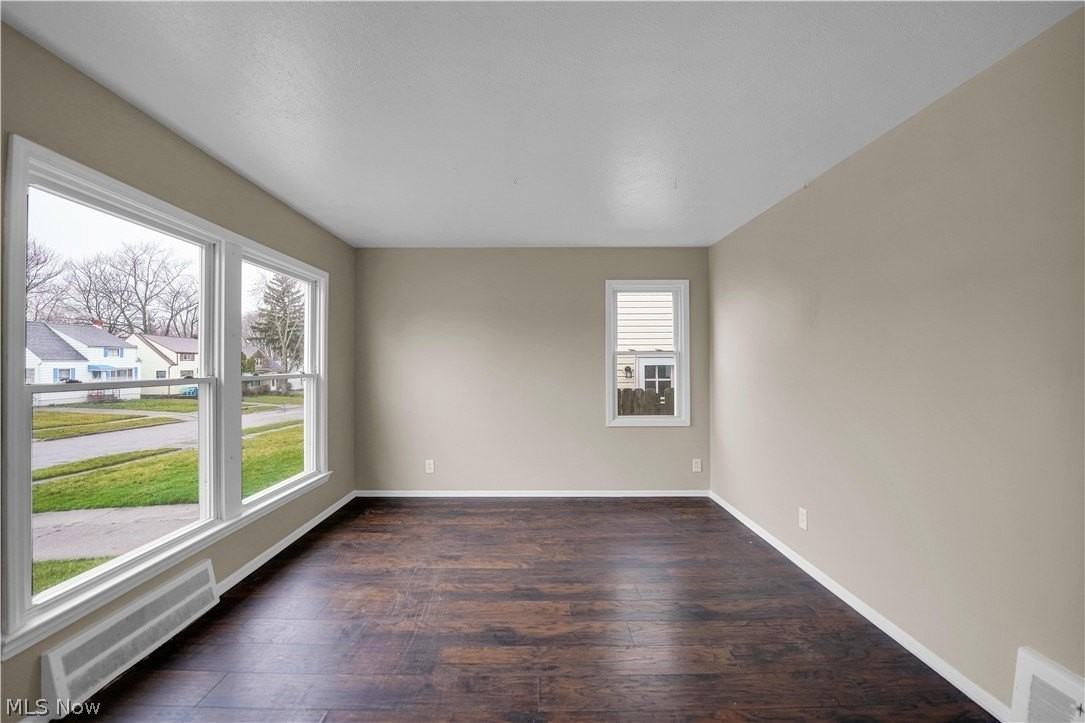 18721 Fairway Ave - Photo 5 of 24