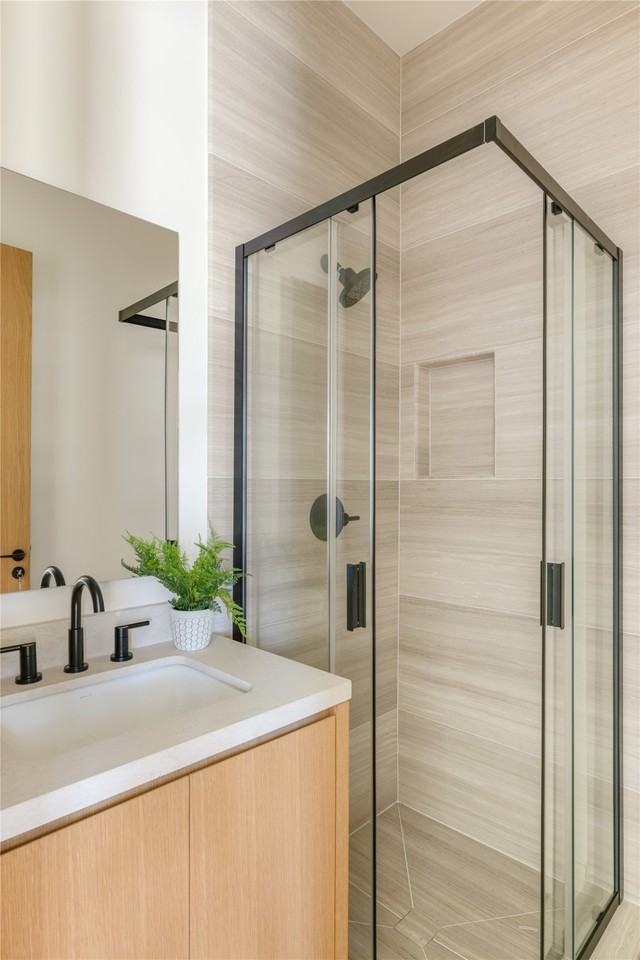 3715 Park Ln - Photo 4 of 40
