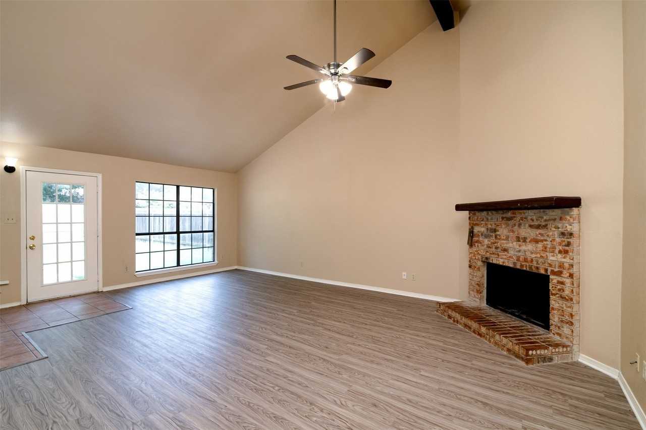 2521 Liberty Ln - Photo 3 of 26