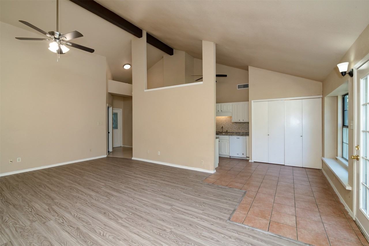 2521 Liberty Ln - Photo 5 of 26