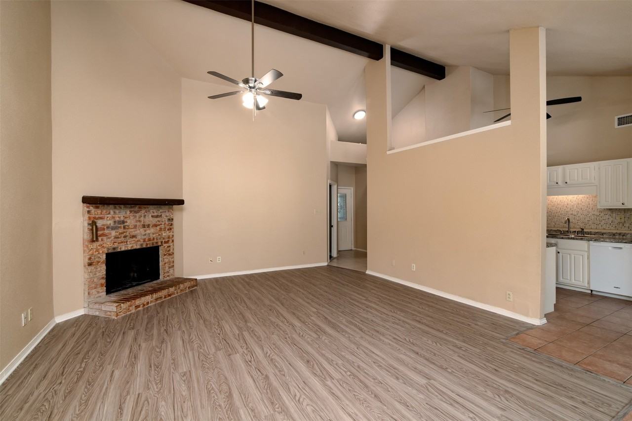 2521 Liberty Ln - Photo 6 of 26