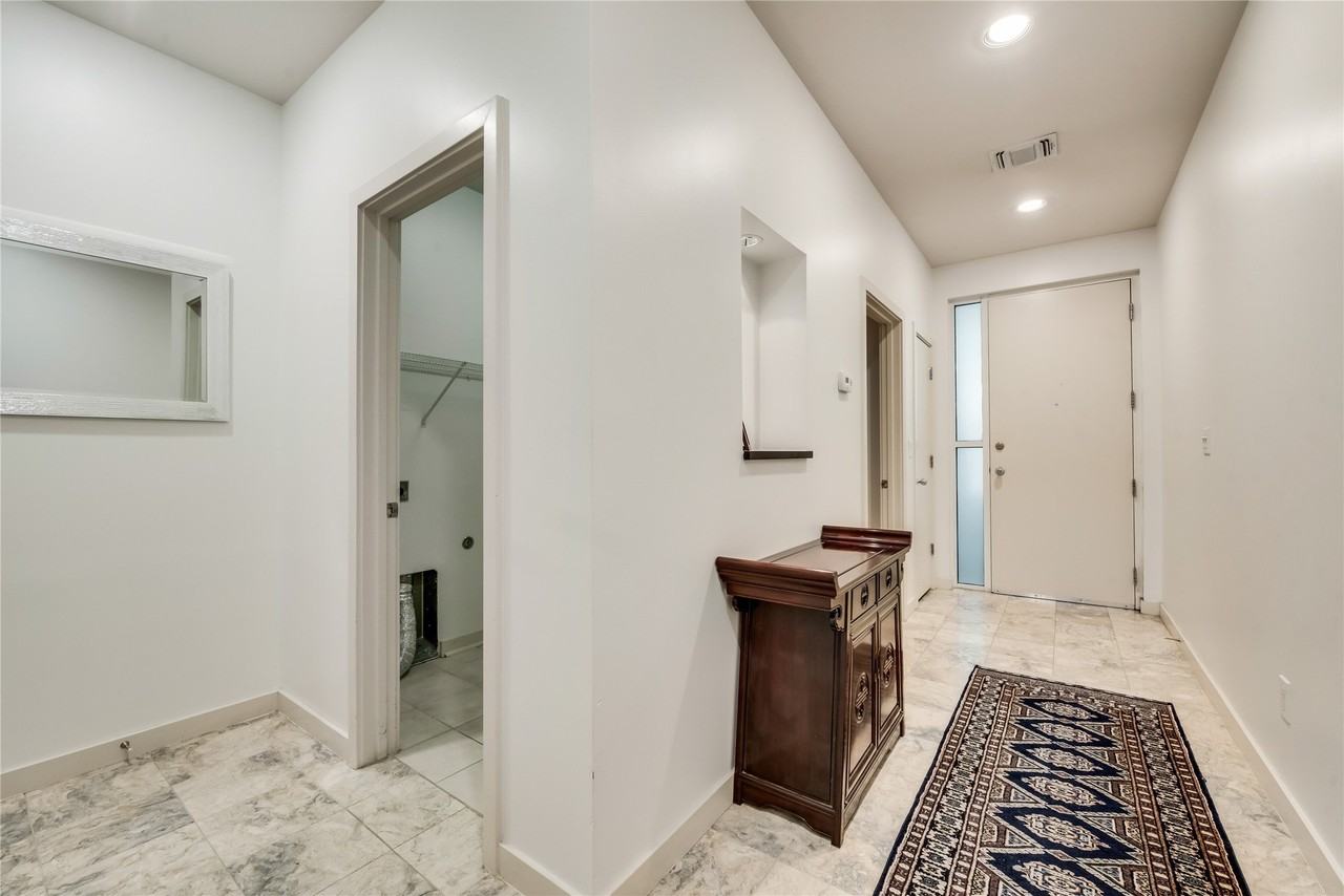 4026 Travis St #C - Photo 3 of 32