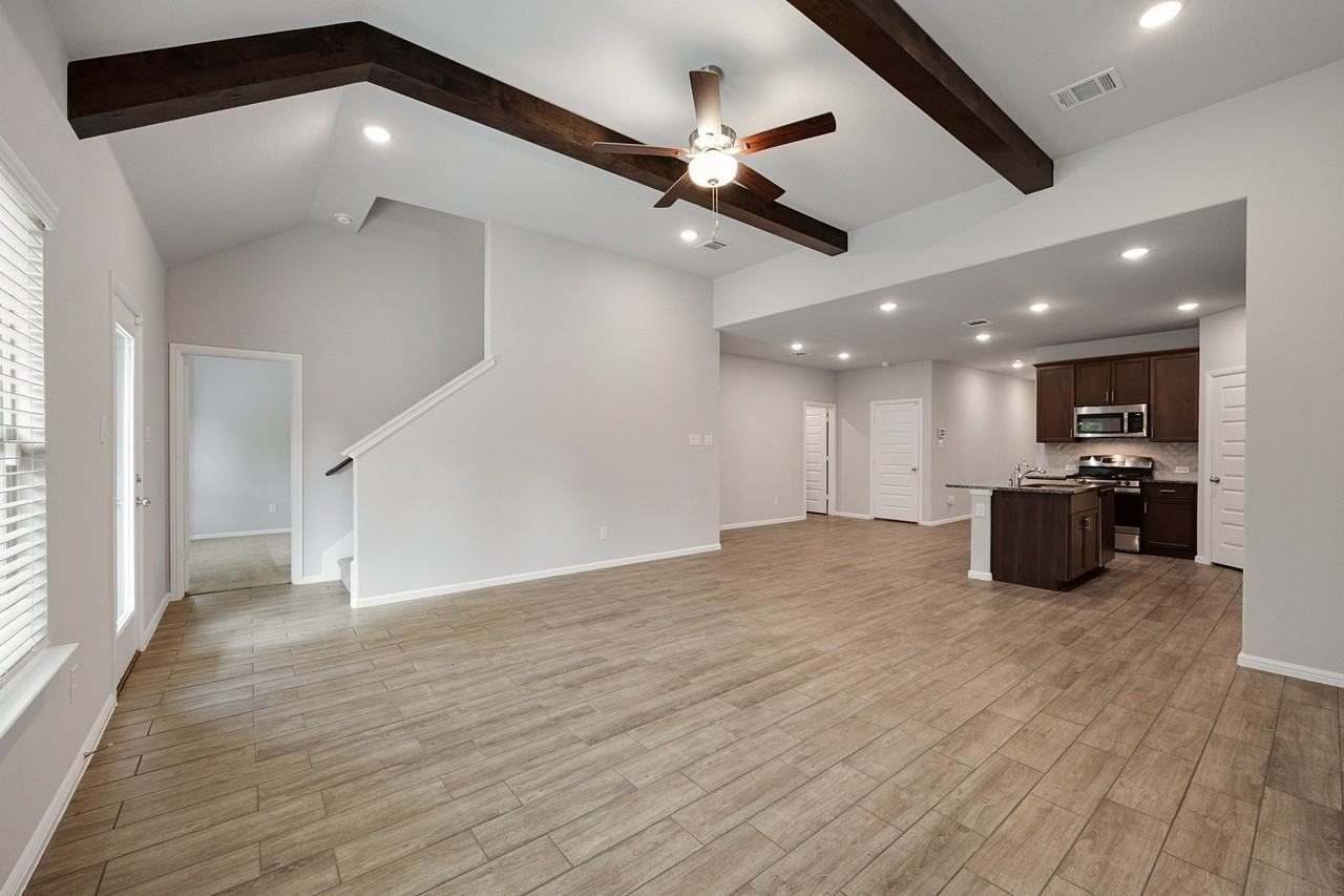 716 Big Bend Pkwy - Photo 3 of 36