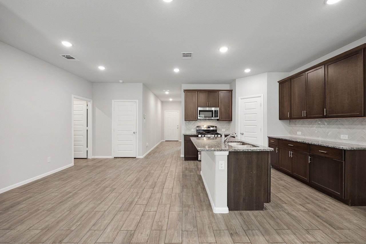 716 Big Bend Pkwy - Photo 6 of 36