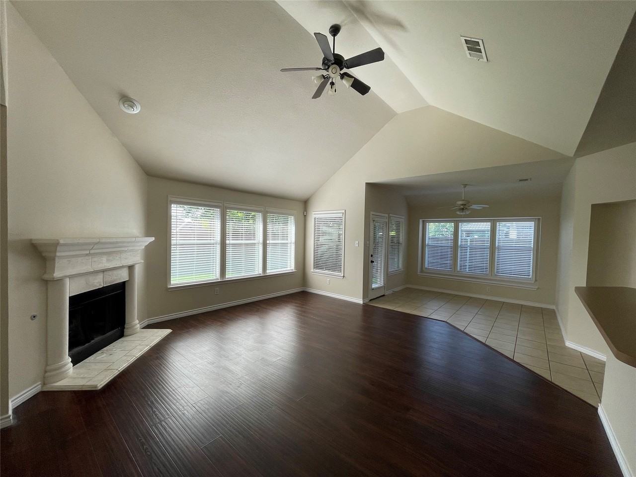 2509 Shooting Star Dr - Photo 4 of 9