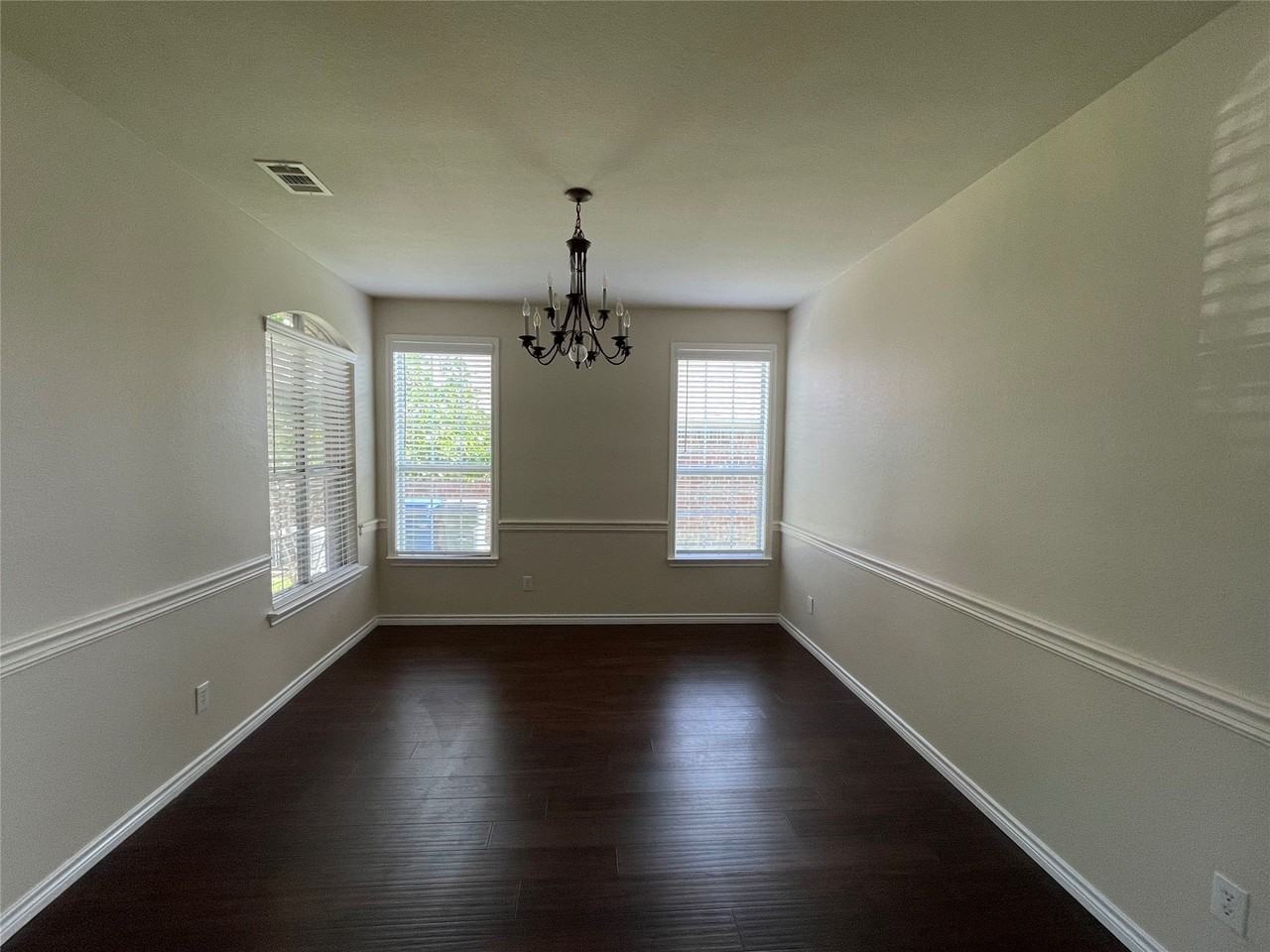 2509 Shooting Star Dr - Photo 5 of 9