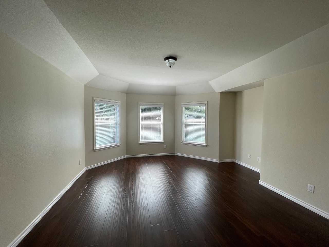 2509 Shooting Star Dr - Photo 6 of 9