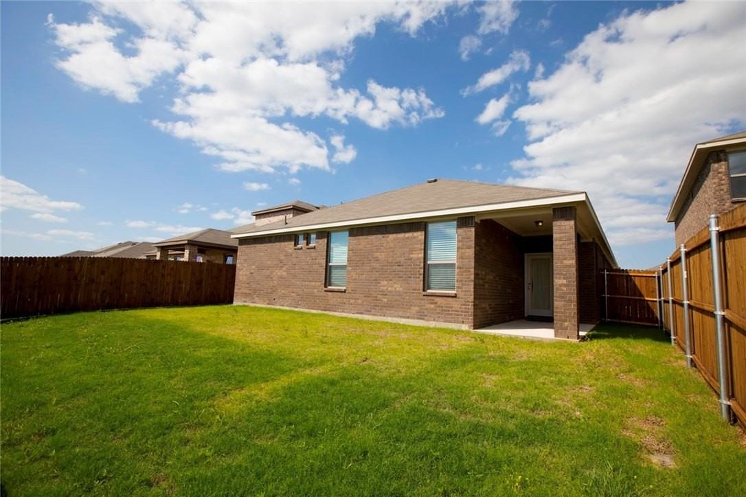 1215 Mount Olive Ln - Photo 3 of 15