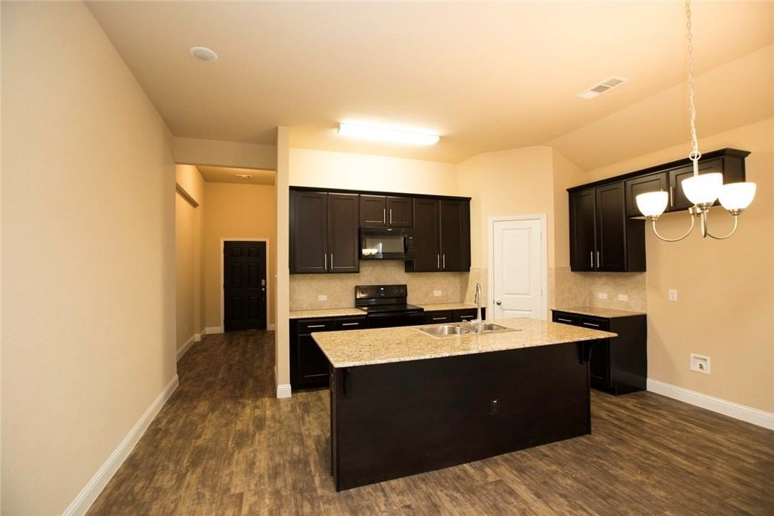 1215 Mount Olive Ln - Photo 5 of 15