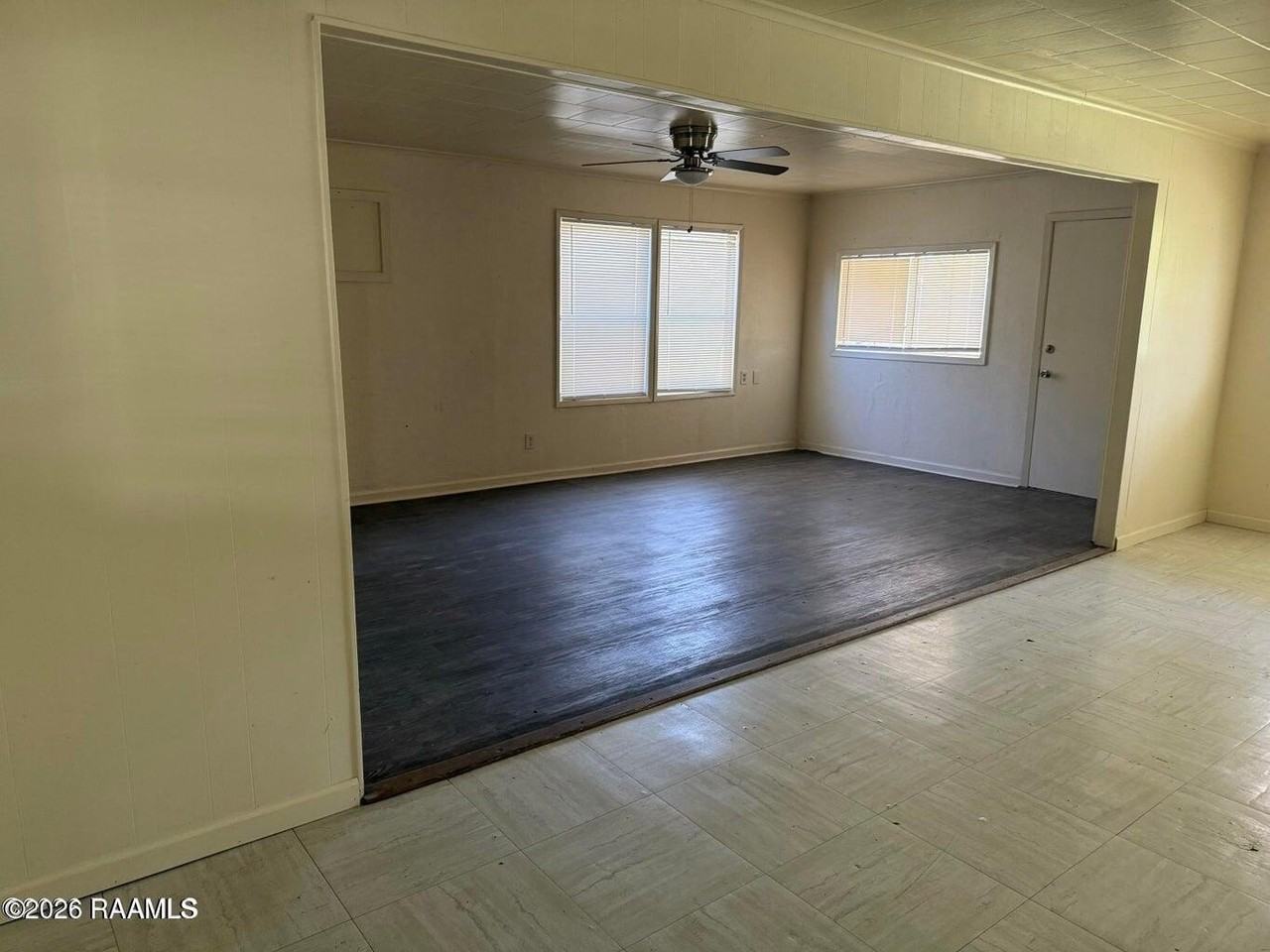 111 Racine Dr - Photo 2 of 12