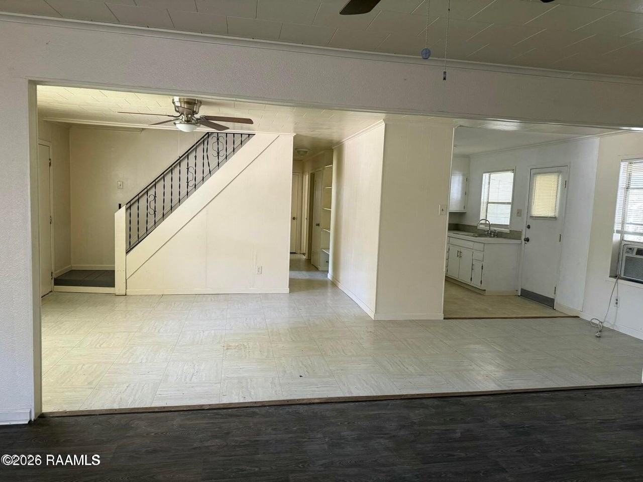 111 Racine Dr - Photo 4 of 12