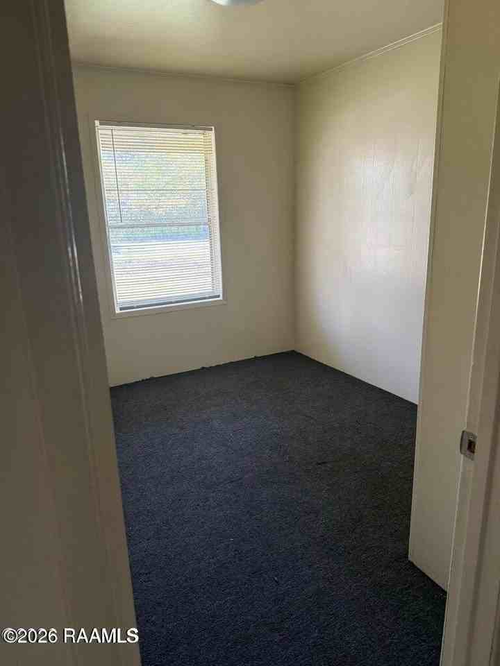 111 Racine Dr - Photo 5 of 12