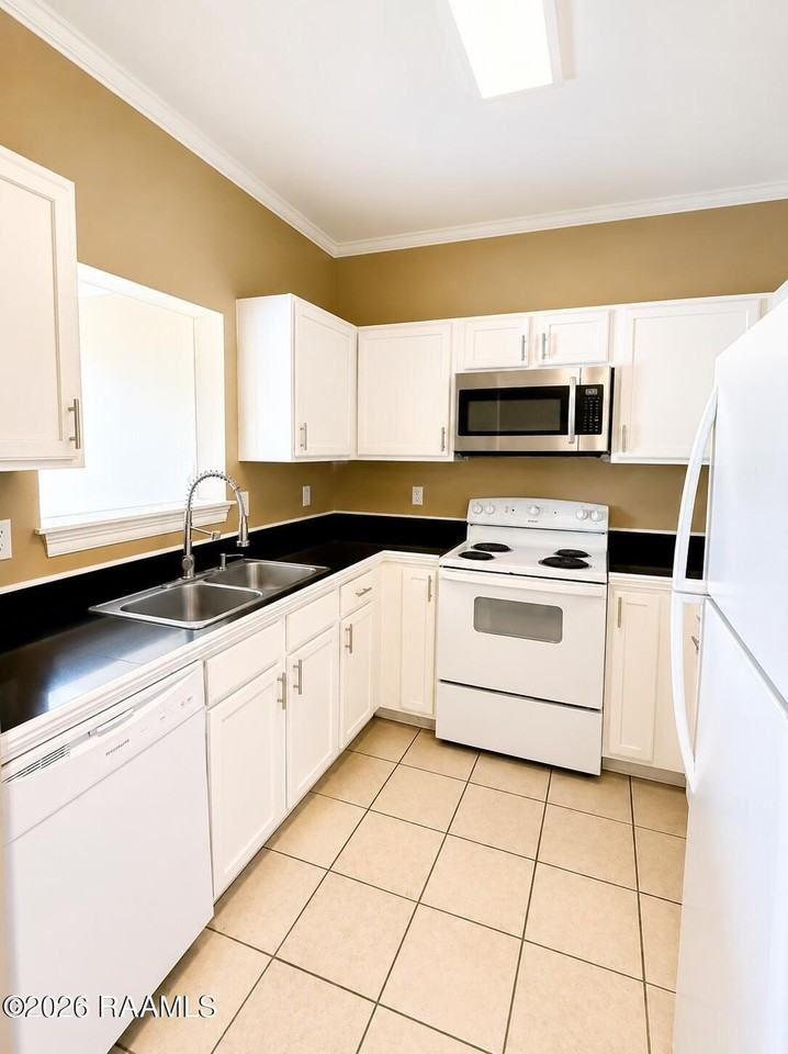 112 Rue Fontaine #2 - Photo 5 of 7