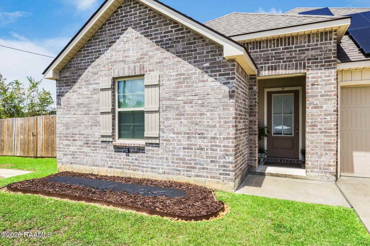 108 Harvest Hill Dr - Photo 2 of 19