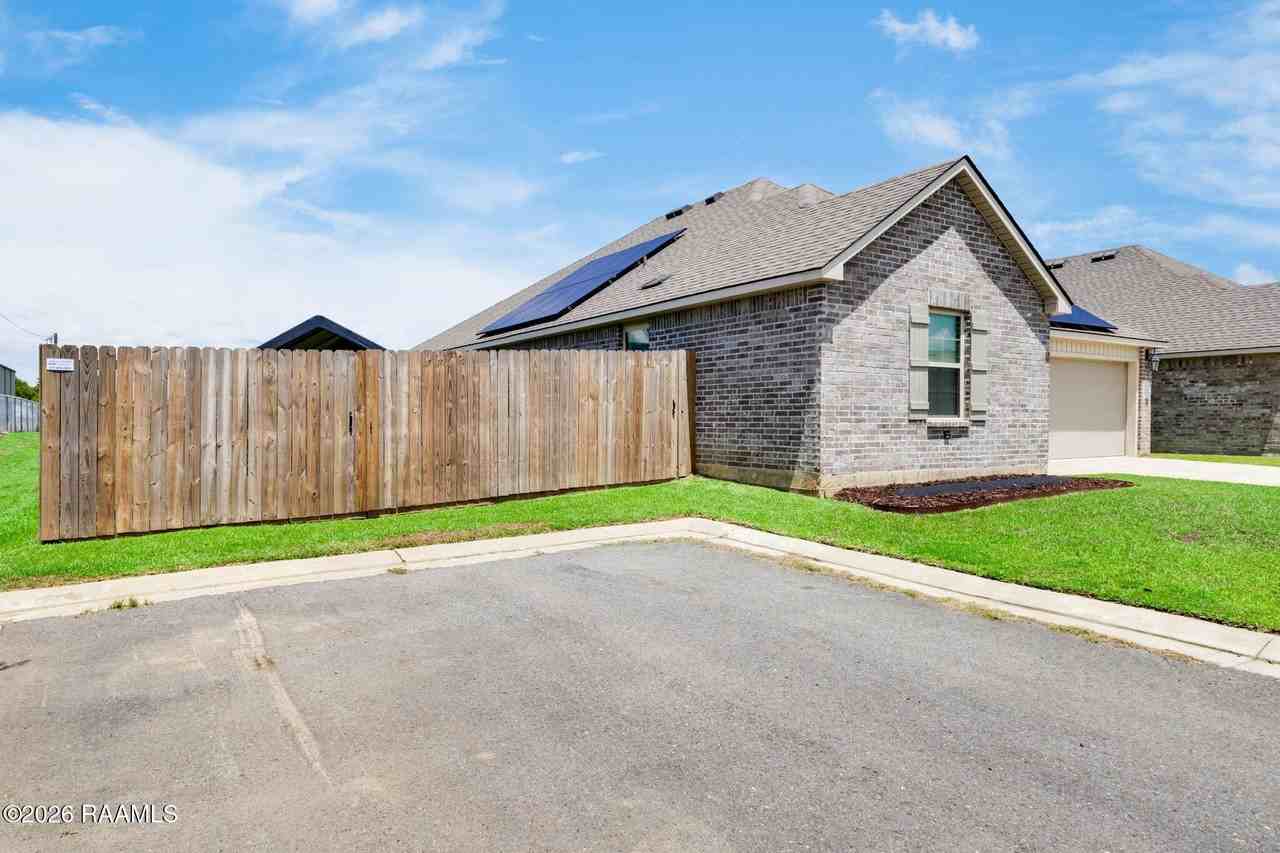 108 Harvest Hill Dr - Photo 3 of 19