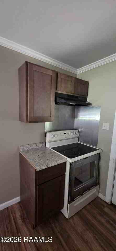 519 Choctaw Dr - Photo 5 of 12